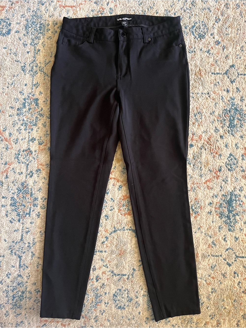 Black tapered pants